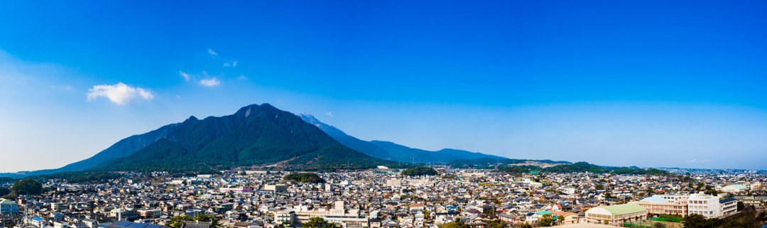 島原城から観る島原市街地と普賢岳