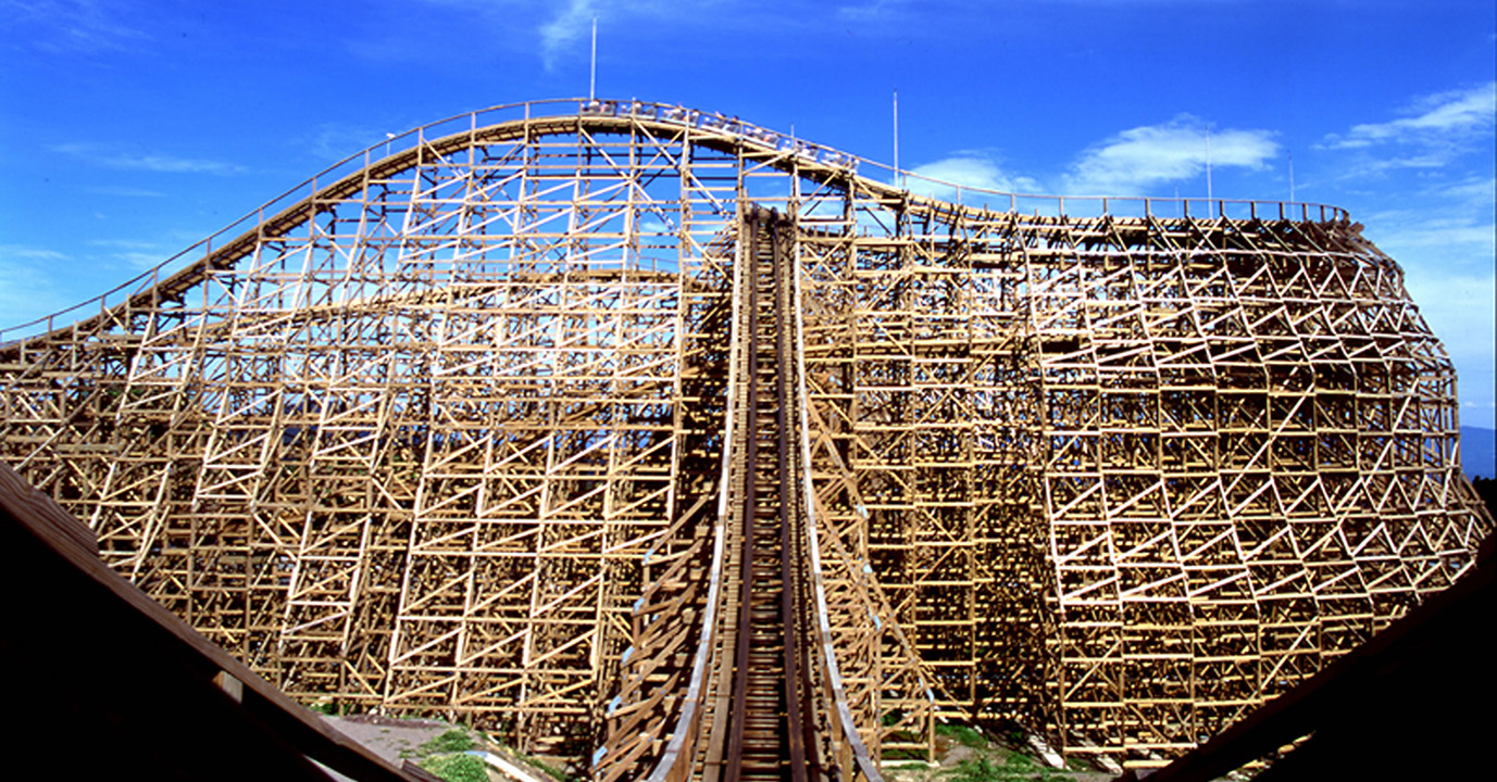 城島高原パーク（城島高原遊樂園）のいちばん人気の木製ジェットコースター「ジュピター（木星）」