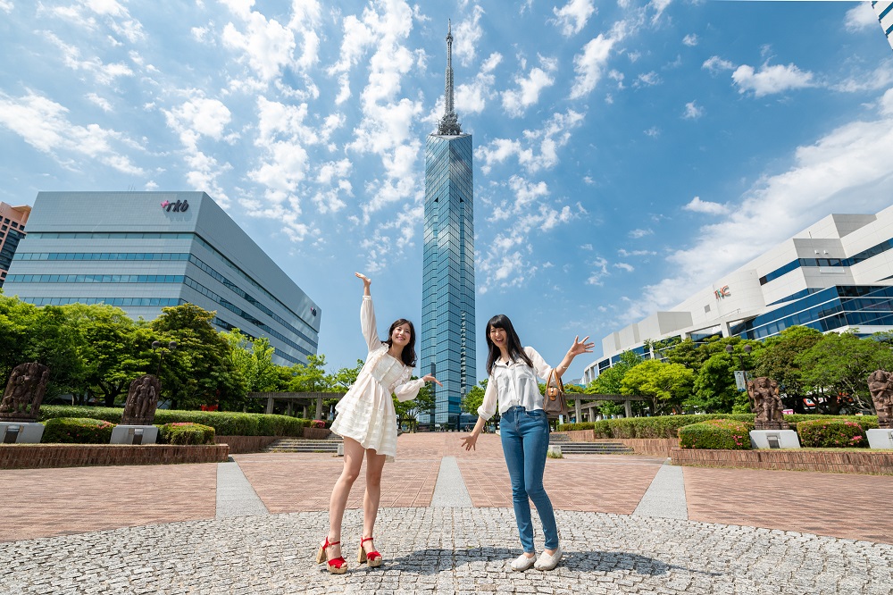 福岡タワーの最上階から、360°大迫力のパノラマを楽しむ | Enjoy