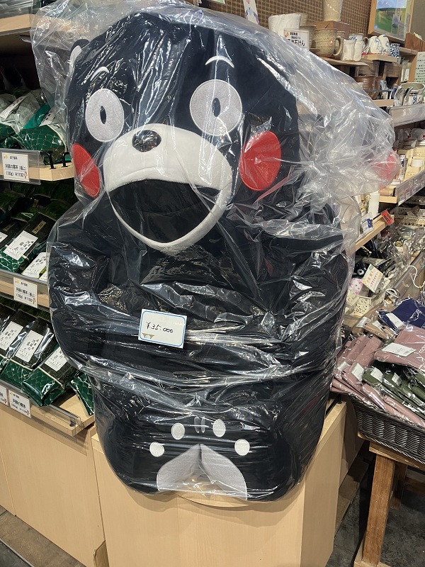 くまモンのぬいぐるみも売られています