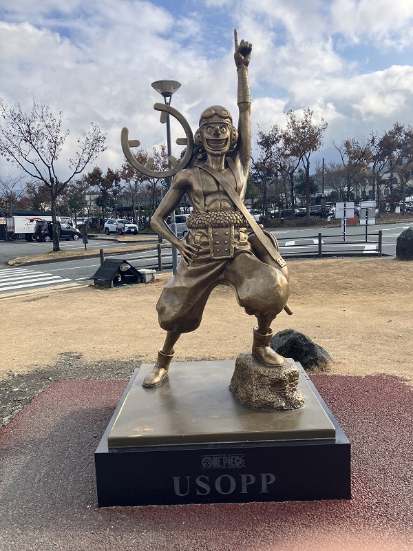 阿蘇駅前のウソップ像