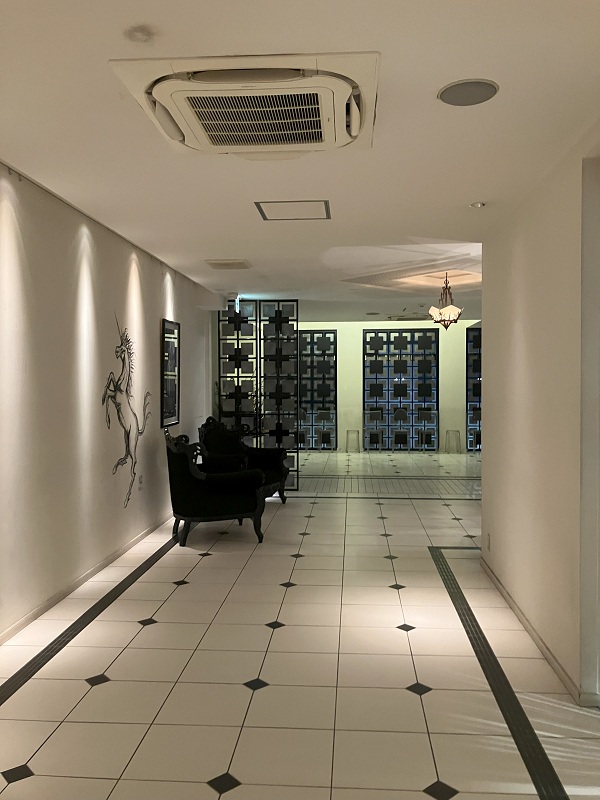 もつ鍋やま中の入り口付近