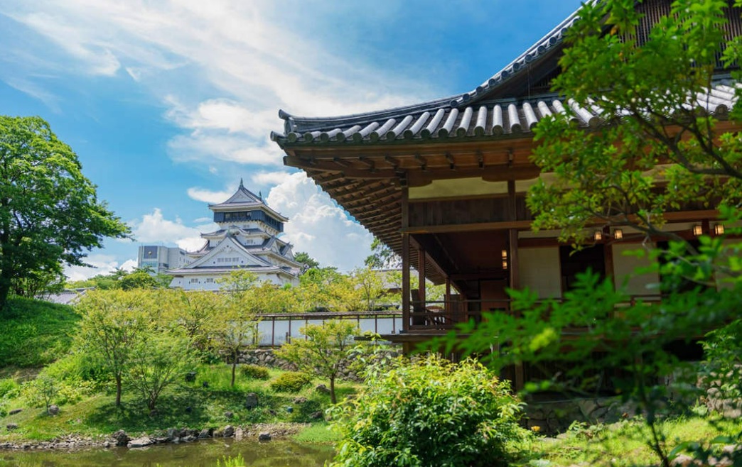 小倉城庭園から望む小倉城